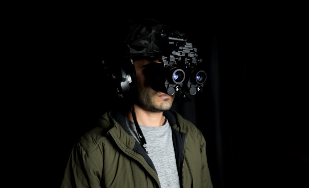 NVG30 Night Vision Binocular Kit with Mount + Dual Unit Bridge - Good Nite Gear