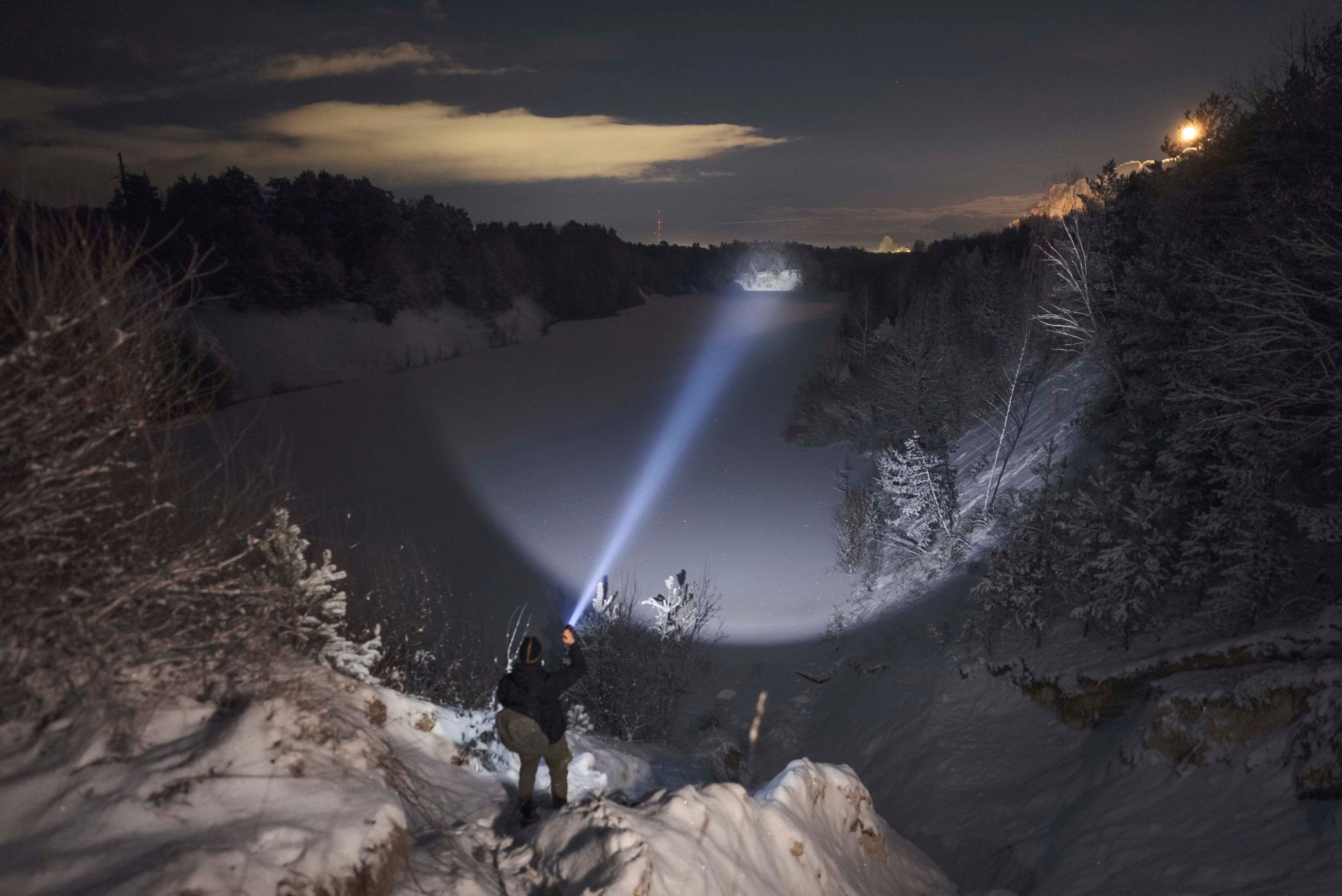 Armytek Barracuda Pro Max Searchlight — 2800 Lumens, 1000m Throw, Magnetic USB Rechargeable (White) - Good Nite Gear