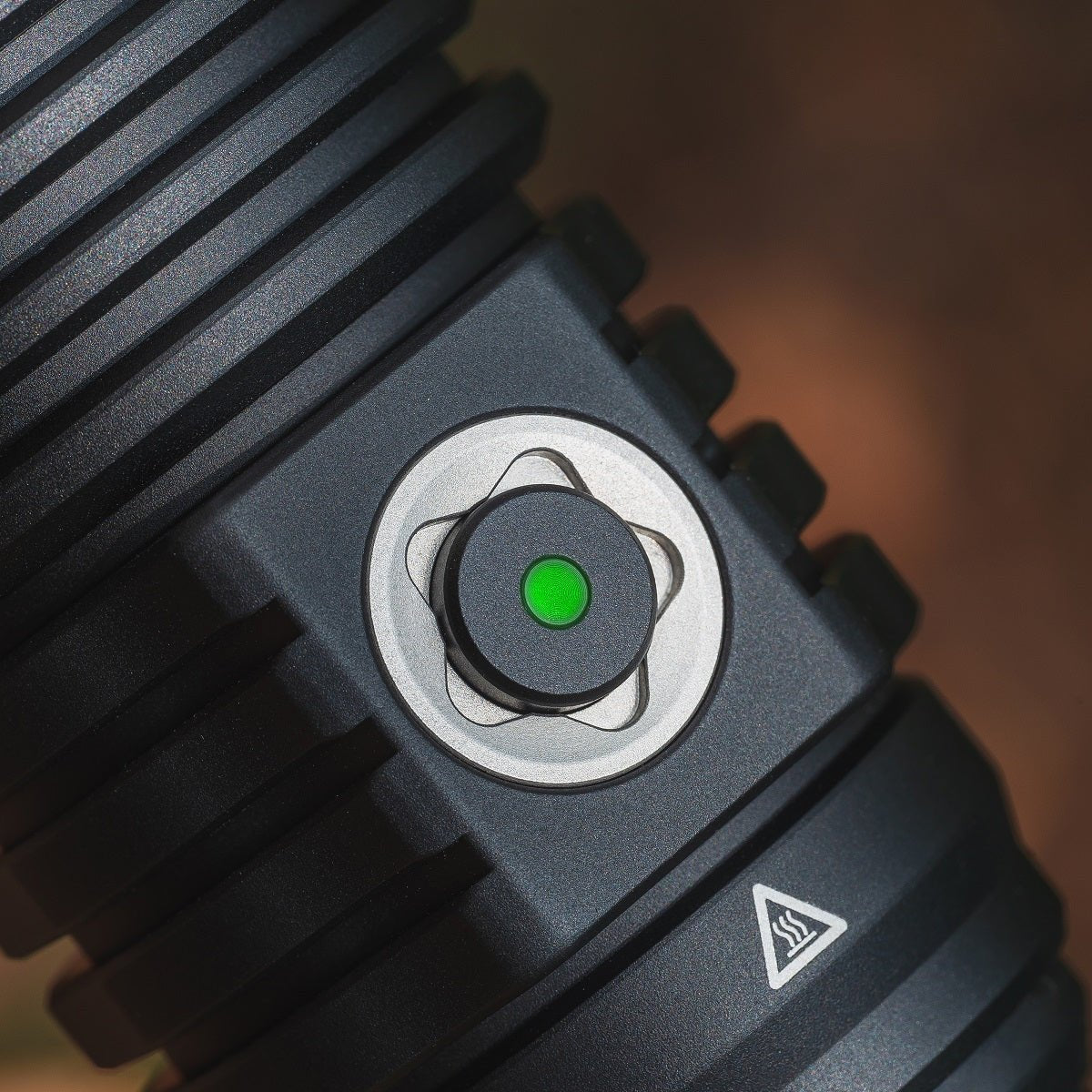 Weltool W5R Pro LEP Flashlight — 2,898m Throw - Good Nite Gear